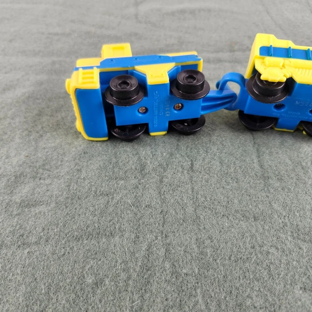GeoTrax Freightway Transport Push Truck Tractor Trailer Fisher-Price Yellow Blue